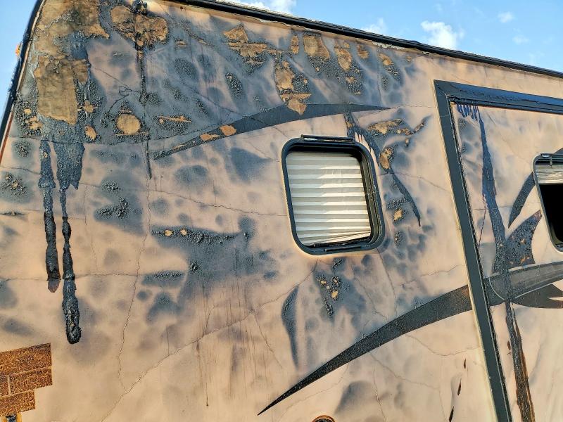 2017 Foresriver VIN 4X4TRLW21HD415680 COPART salvage auction — BURN, PA - CERTIFICATE OF SALVAGE, sold $950 on 2026-07-22 (photo 9)