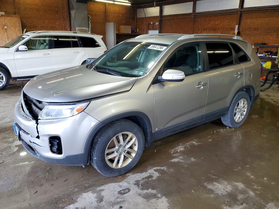 2015 Kia Sorento VIN 5XYKTDA64FG570127 COPART salvage auction — FRONT END, Salvage Title, sold $950 on 2026-07-16 (photo 1)