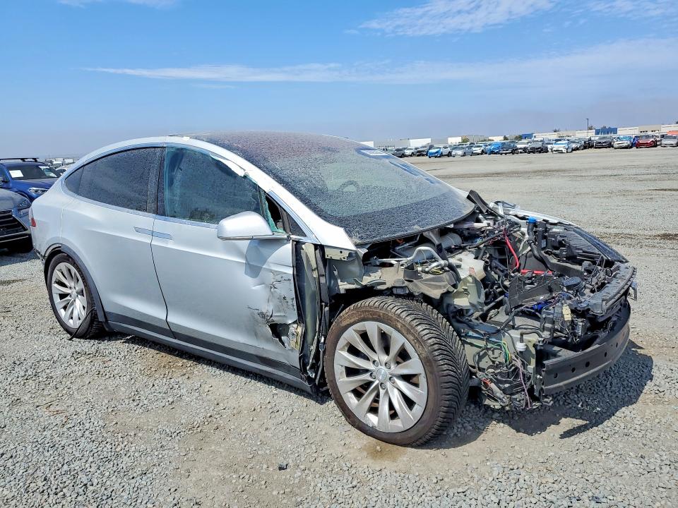 2016 Tesla Model x VIN 5YJXCAE24GF019426 COPART salvage auction — FRONT END, CA - SALVAGE CERTIFICATE, sold $4,100 on 2026-07-29 (photo 4)