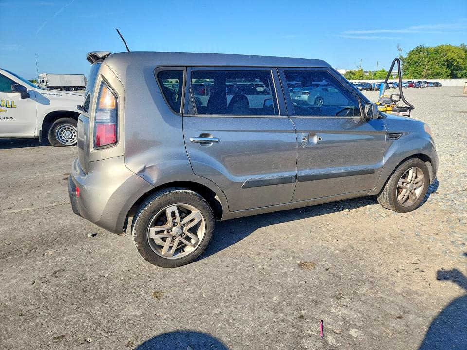 2011 Kia Soul VIN KNDJT2A2XB7195736 COPART salvage auction — FRONT END, FL - CERT OF TITLE SLVG REBUILDABLE, sold $450 on 2026-07-15 (photo 3)