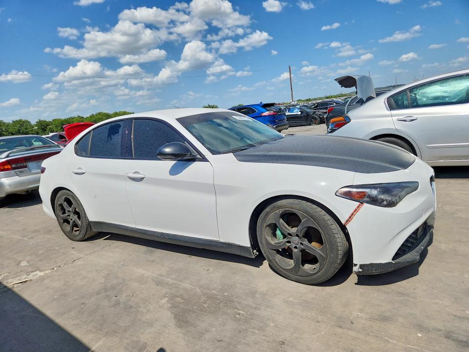 2018 Alfa romeo Giulia VIN ZARFAEBN8J7566032 COPART salvage auction — FRONT END, Tx - Certificate Of Title, sold $3,650 on 2026-07-30 (photo 4)