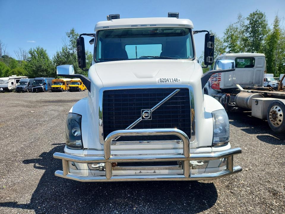 2016 Volvo VIN 4V4NC9EH6GN959341 COPART salvage auction — FRONT END, Nj - Certificate Of Title, sold $10,000 on 2026-08-04 (photo 5)