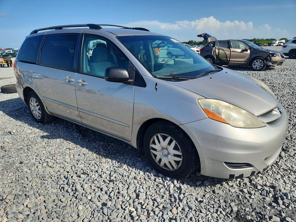 2009 Toyota Sienna VIN 5TDZK23C99S288999 COPART salvage auction — MECHANICAL, Fl - Certificate Of Title, sold $400 on 2026-07-31 (photo 4)