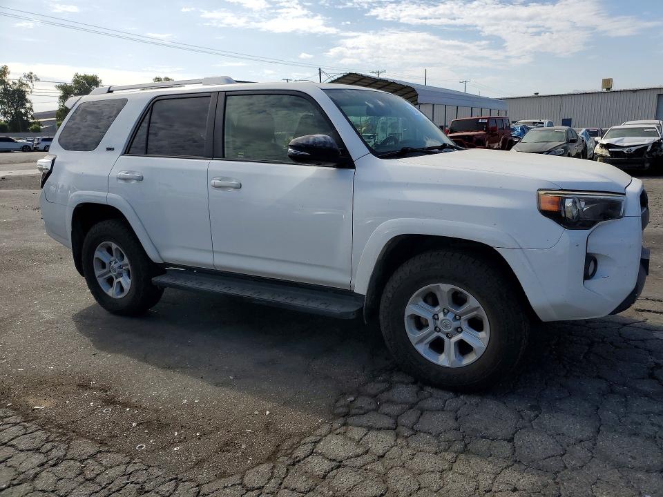 2018 Toyota 4runner VIN JTEBU5JRXJ5533111 COPART salvage auction — MINOR DENT/SCRATCHES, Ca - Salvage Certificate, sold $10,000 on 2026-08-20 (photo 4)