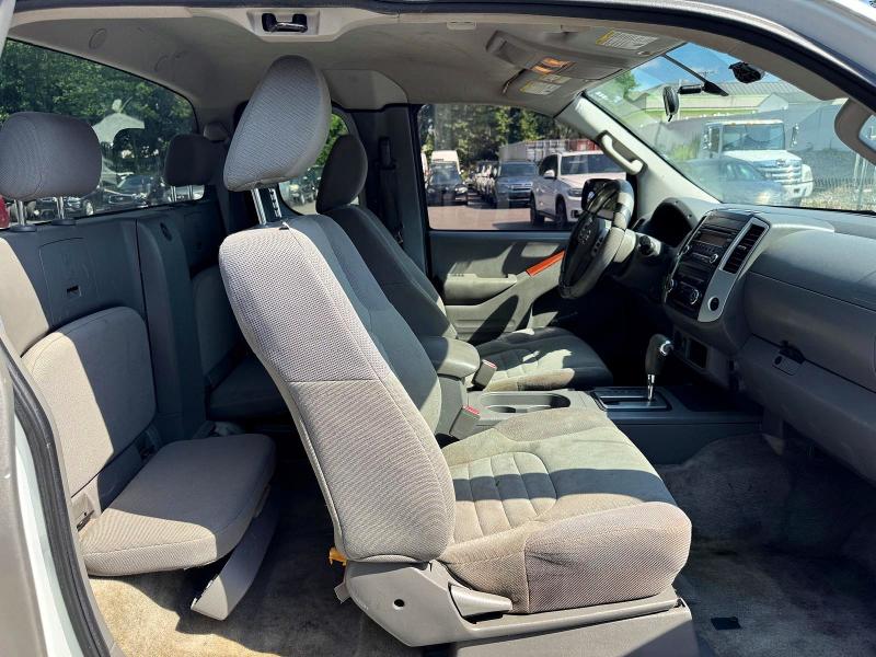 2015 Nissan VIN 1N6BD0CT8FN714616 COPART salvage auction — MINOR DENT/SCRATCHES, Fl - Certificate Of Title, sold $2,900 on 2026-07-29 (photo 6)