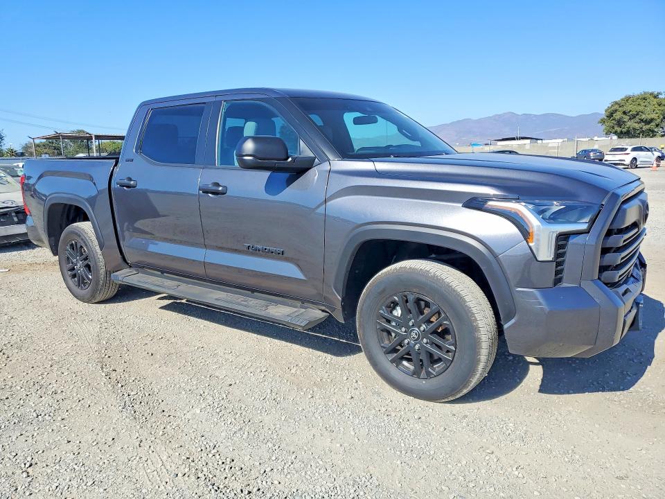 2025 Toyota Tundra VIN 5TFLA5DB6SX253353 COPART salvage auction — REAR END, Salvage Title, sold $27,250 on 2026-07-17 (photo 4)