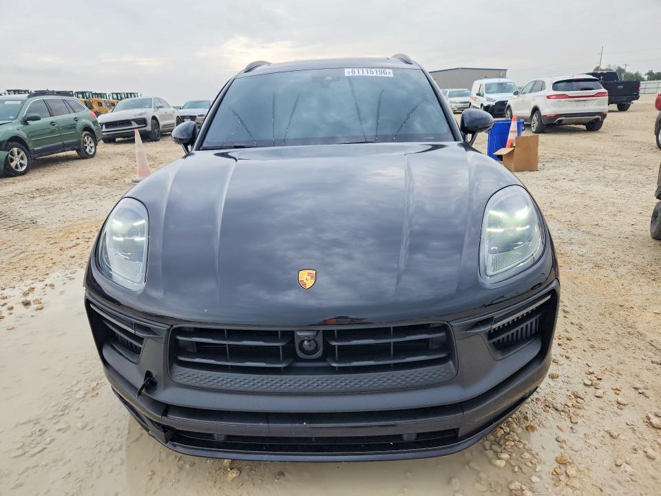 2023 Porsche Macan VIN WP1AF2A52PLB55813 COPART salvage auction — SIDE, Tx - Salvage Vehicle Title, sold $44,000 on 2026-08-27 (photo 5)