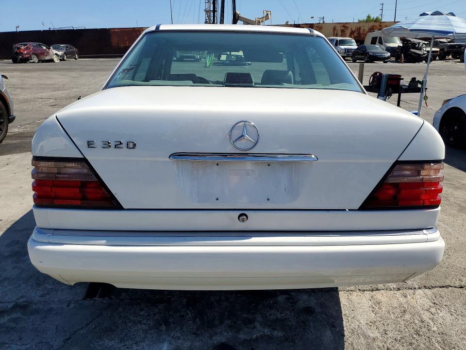 1995 Mercedes-benz E-class VIN WDBEA32EXSC271970 COPART salvage auction — SIDE, CA - DLR/DIS/EXP ONLY SALVAGE TITLE, sold $3,300 on 2026-07-31 (photo 6)