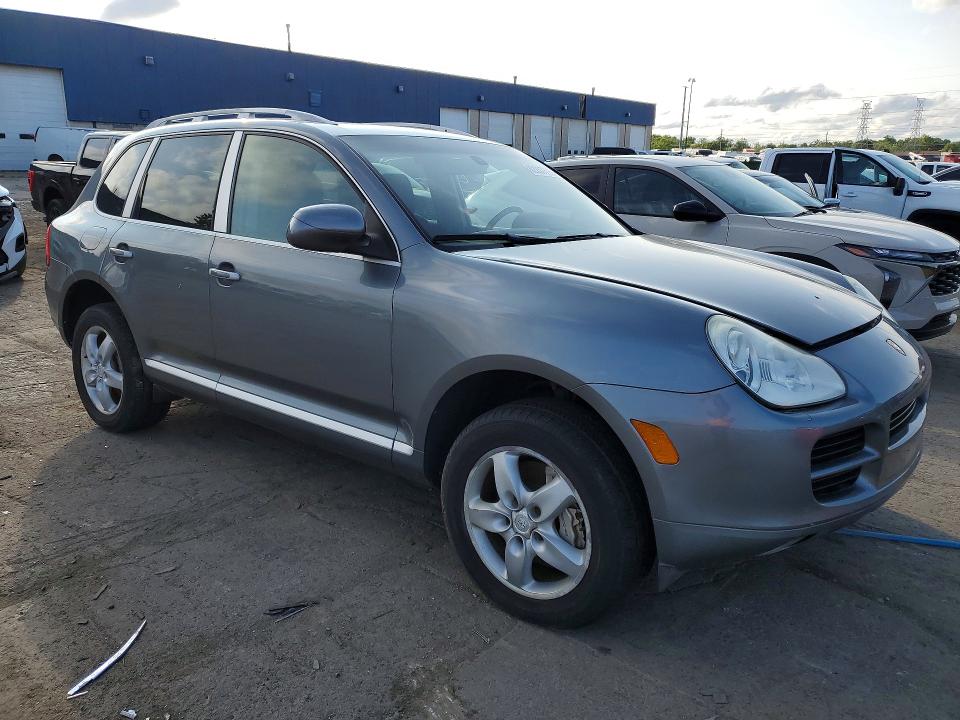 2005 Porsche Cayenne VIN WP1AB29P95LA64102 COPART salvage auction — MINOR DENT/SCRATCHES, MI - CERTIFICATE OF TITLE, sold $625 on 2026-07-31 (photo 4)