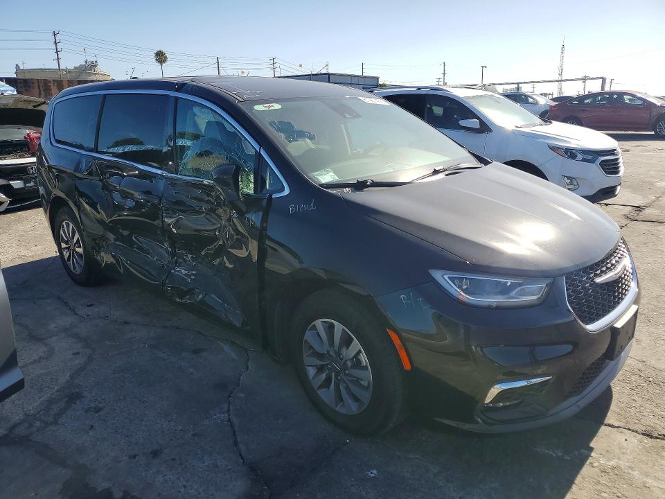 2024 Chrysler Pacifica VIN 2C4RC1S74RR150033 COPART salvage auction — SIDE, Ca - Salvage Certificate, sold $7,200 on 2026-08-21 (photo 4)