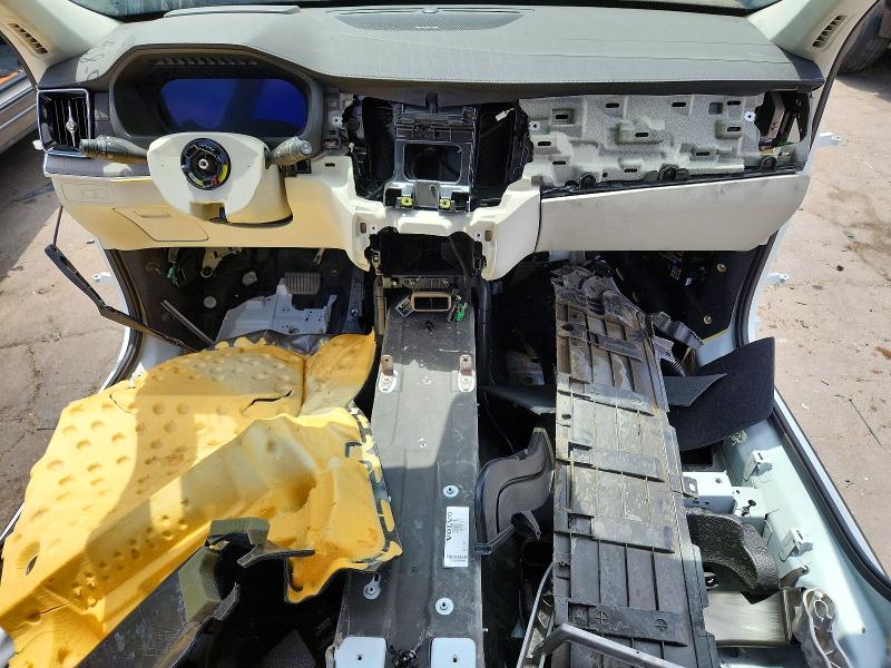 2026 Volvo Xc90 VIN YV4H60PF8T1458991 COPART salvage auction — STRIPPED, Ca - Certificate Of Title, sold $10,200 on 2026-07-07 (photo 8)