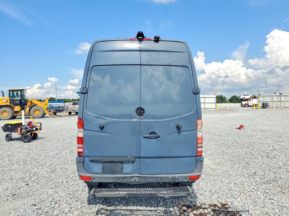 2018 Mercedes-benz Sprinter VIN WD3PE7CD2JP640804 COPART salvage auction — FRONT END, FL - CERT OF TITLE SLVG REBUILDABLE, sold $8,500 on 2026-07-28 (photo 6)