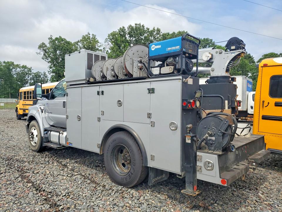 2019 Ford F-750 VIN 1FDXF7DE5KDF03770 COPART salvage auction — MINOR DENT/SCRATCHES, Nj - Certificate Of Title, sold $38,250 on 2026-07-16 (photo 2)