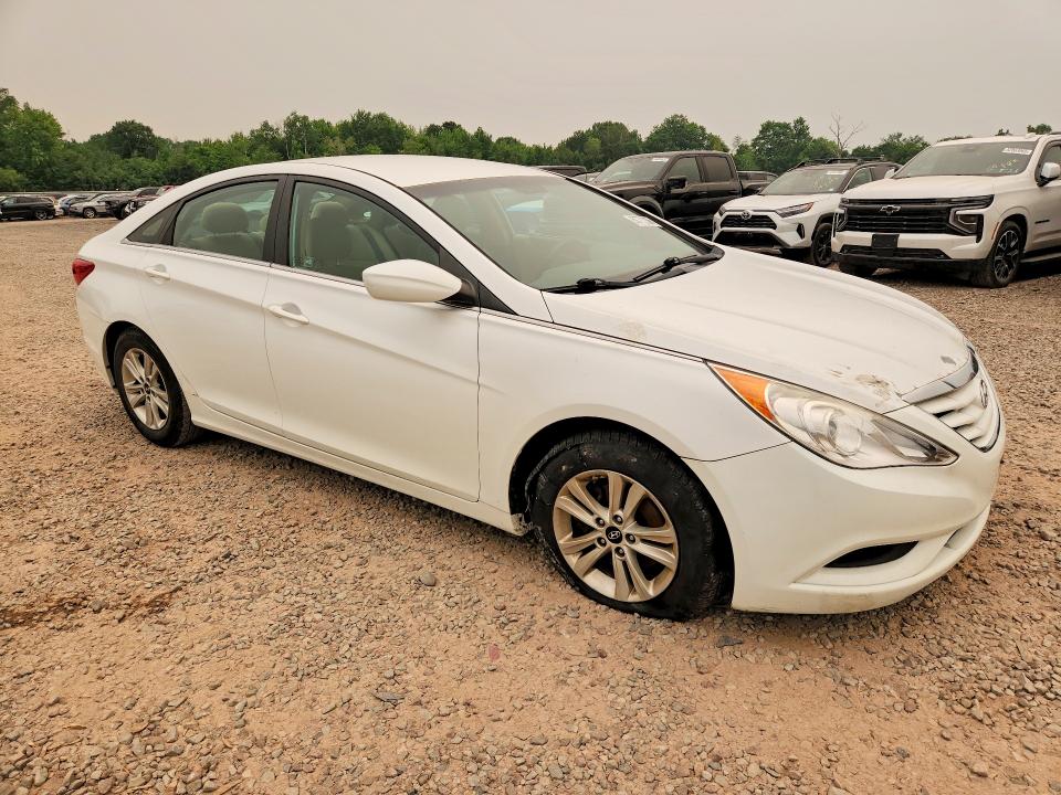 2013 Hyundai Sonata VIN 5NPEB4ACXDH756055 COPART salvage auction — VANDALISM, Ny - Mv-907A Salvage Certificate, sold $450 on 2026-07-27 (photo 4)