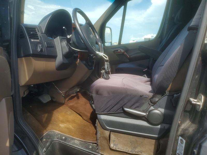 2013 Mercedes-benz Sprinter VIN WD3PE8CC7D5785771 COPART salvage auction — HAIL, Tx - Certificate Of Title, sold $5,900 on 2026-07-21 (photo 7)
