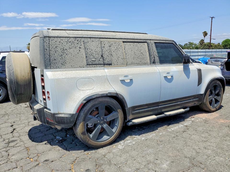 2023 Land rover Defender VIN SALE27EU6P2202823 COPART salvage auction — MINOR DENT/SCRATCHES, Salvage Title, sold $5,000 on 2026-07-27 (photo 3)