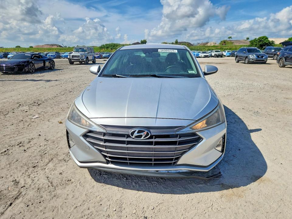 2019 Hyundai Elantra VIN KMHD84LF1KU738978 COPART salvage auction — MINOR DENT/SCRATCHES, Fl - Certificate Of Title, sold $2,550 on 2026-07-07 (photo 5)