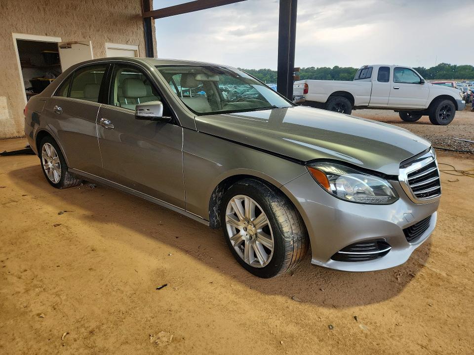 2014 Mercedes-benz E-klasse VIN WDDHF5KB1EA860817 COPART salvage auction — MINOR DENT/SCRATCHES, TN - CERTIFICATE OF TITLE (P), sold $4,300 on 2026-07-29 (photo 4)