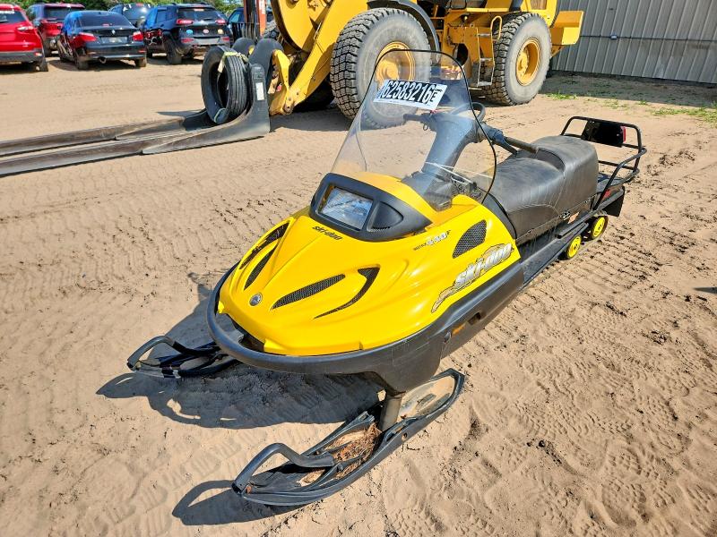 2006 Ski doo 800 summit sp snowmobile VIN YH2SFH6B76R000353 COPART salvage auction — MINOR DENT/SCRATCHES, MI - BILL OF SALE, sold $1,800 on 2026-09-02 (photo 2)