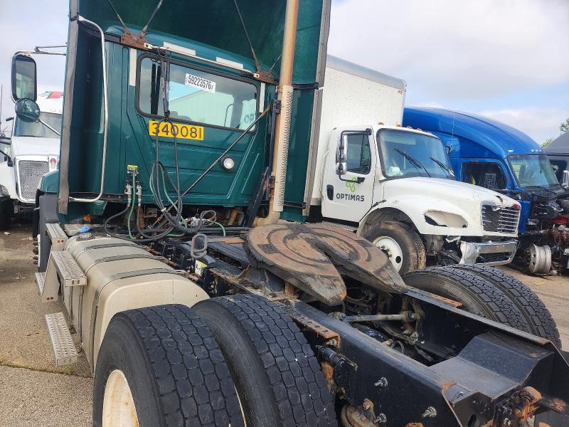 2015 Mack All other VIN 1M1AW01X5FM007414 COPART salvage auction — NORMAL WEAR, OK - CERTIFICATE OF TITLE (P), sold $2,050 on 2026-07-30 (photo 6)