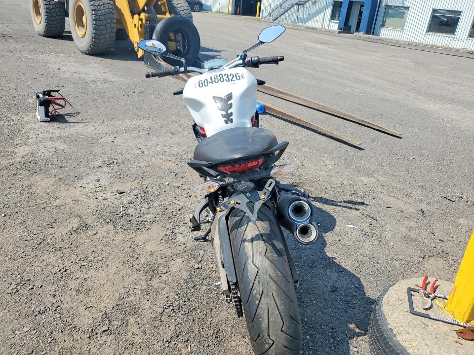 2015 Ducati Monster VIN ZDM1RBTS1FB014722 COPART salvage auction — FRONT END, Qc - Gravement Accidente, sold $1,150 on 2026-08-18 (photo 4)