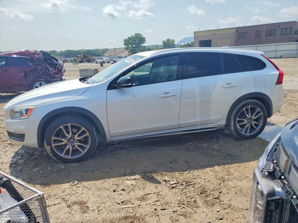 2016 Volvo V60 VIN YV4612HK5G1013353 COPART salvage auction — MECHANICAL, Ks - Certificate Of Title, sold $3,072 on 2026-08-04 (photo 1)