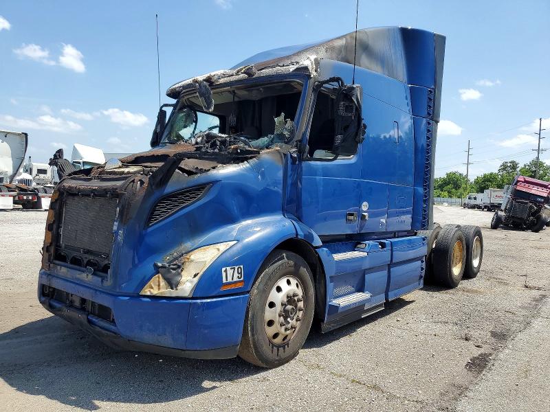 2020 Volvo Vnr VIN 4V4WC9EGXLN251390 COPART salvage auction — BURN, In - Cert Of Title-Salvage Title, sold $500 on 2026-08-10 (photo 2)