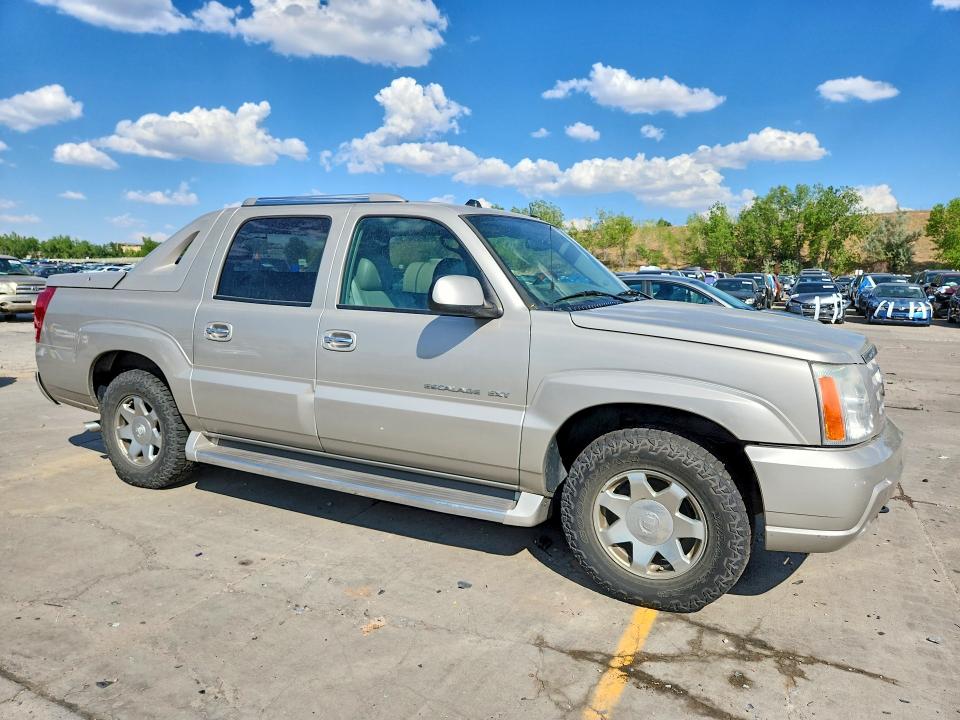 2005 Cadillac Escalade ext VIN 3GYEK62N15G206470 COPART salvage auction — UNDERCARRIAGE, Co - Public - Salvage Title, sold $4,000 on 2026-09-16 (photo 4)