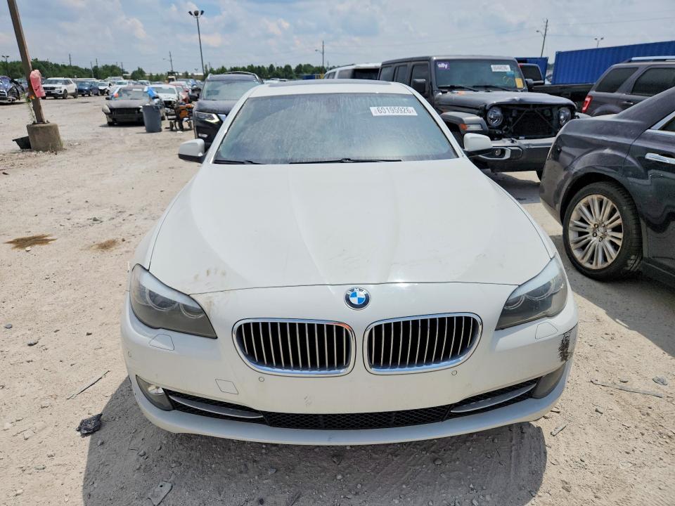 2011 BMW 5er VIN WBAFR1C56BC743726 COPART salvage auction — NORMAL WEAR, In - Certificate Of Title, sold $0 on 2026-09-10 (photo 5)