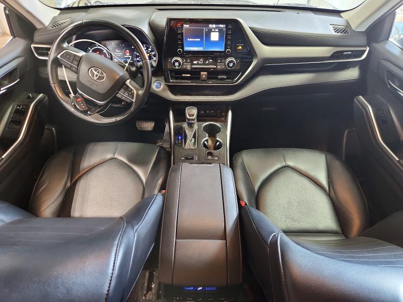 2021 Toyota Highlander VIN 5TDGBRCH4MS066049 COPART salvage auction — SIDE, Salvage Title, sold $12,500 on 2026-07-27 (photo 8)