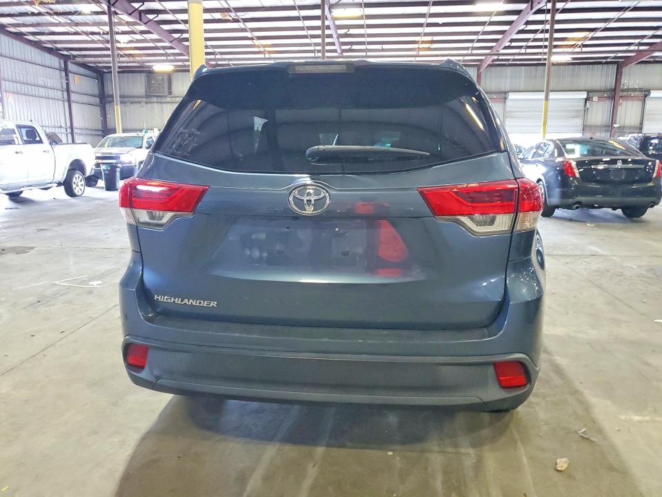 2019 Toyota Highlander VIN 5TDZZRFH2KS313713 COPART salvage auction — NORMAL WEAR, Salvage Title, sold $11,200 on 2026-07-29 (photo 6)