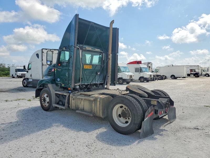 2018 Mack All other VIN 1M1AW01XXJM010530 COPART salvage auction — MINOR DENT/SCRATCHES, CT, sold $2,150 on 2026-07-30 (photo 3)
