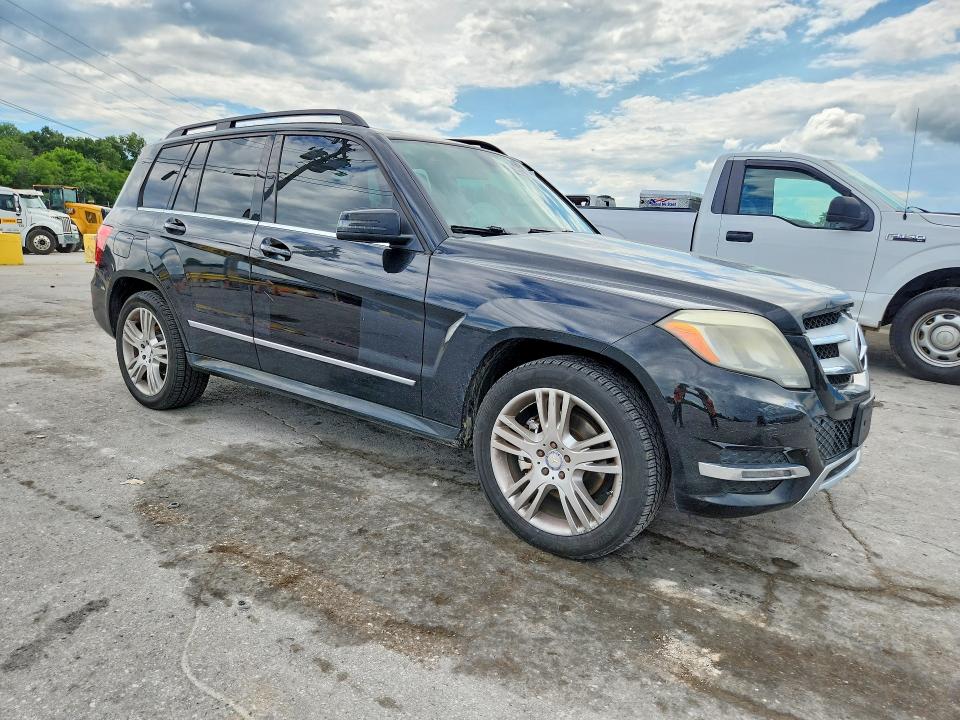 2013 Mercedes-benz VIN WDCGG5HB1DG024800 COPART salvage auction — MINOR DENT/SCRATCHES, Mt - Certificate Of Title (P), sold $1,500 on 2026-07-28 (photo 4)