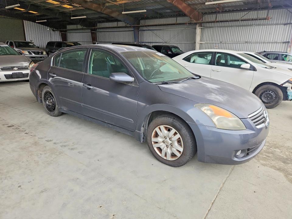 2009 Nissan Altima VIN 1N4AL21E09N531853 COPART salvage auction — MINOR DENT/SCRATCHES, CA - DIS/DLR/EXP ONLY CLEAN TITLE, sold $450 on 2026-07-09 (photo 4)
