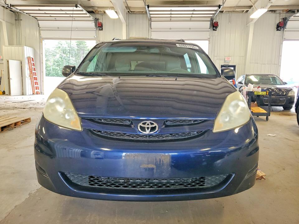 2006 Toyota Sienna VIN 5TDZA23C96S561941 COPART salvage auction — UNDERCARRIAGE, Mn - Certificate Of Title, sold $225 on 2026-07-28 (photo 5)