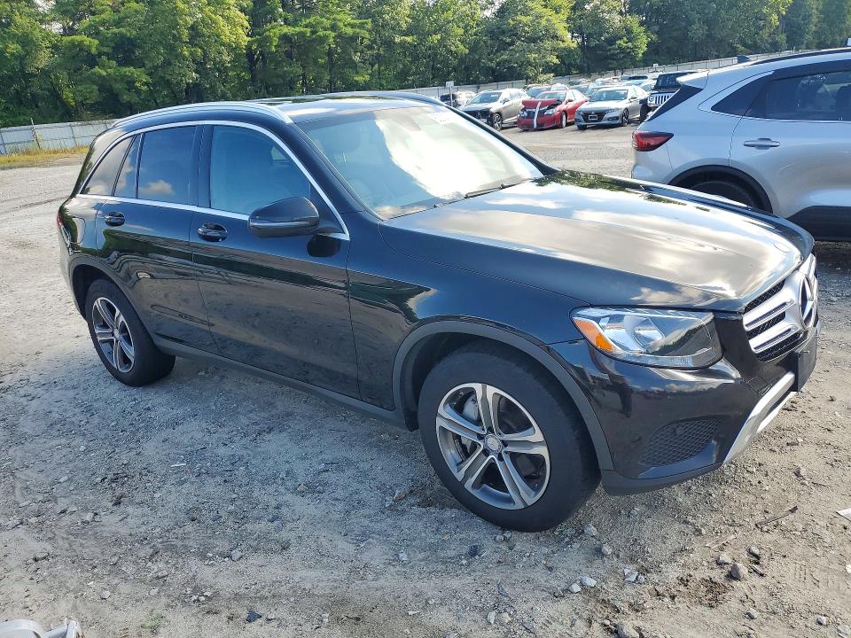 2017 Mercedes-benz Glc VIN WDC0G4KB7HF196636 COPART salvage auction — MINOR DENT/SCRATCHES, MA - CERTIFICATE OF TITLE, sold $6,500 on 2026-08-13 (photo 4)