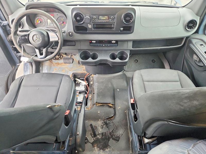 2019 Mercedes-benz Sprinter VIN WD4PF1CD5KP143494 COPART salvage auction — MINOR DENT/SCRATCHES, Wv - Certificate Of Title (P), sold $7,200 on 2026-07-28 (photo 8)