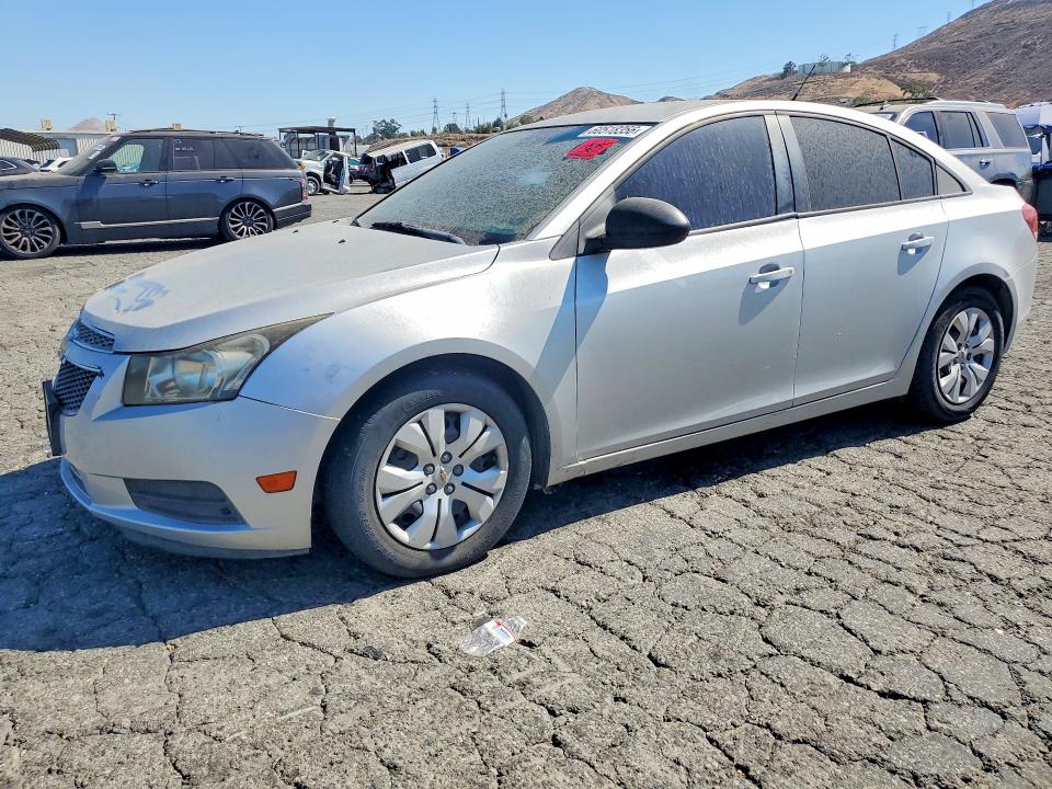 2014 Chevrolet Cruze VIN 1G1PA5SG8E7256199 COPART salvage auction — MINOR DENT/SCRATCHES, Ca - Dis/Dlr/Exp Only Clean Title, sold $900 on 2026-07-16 (photo 1)