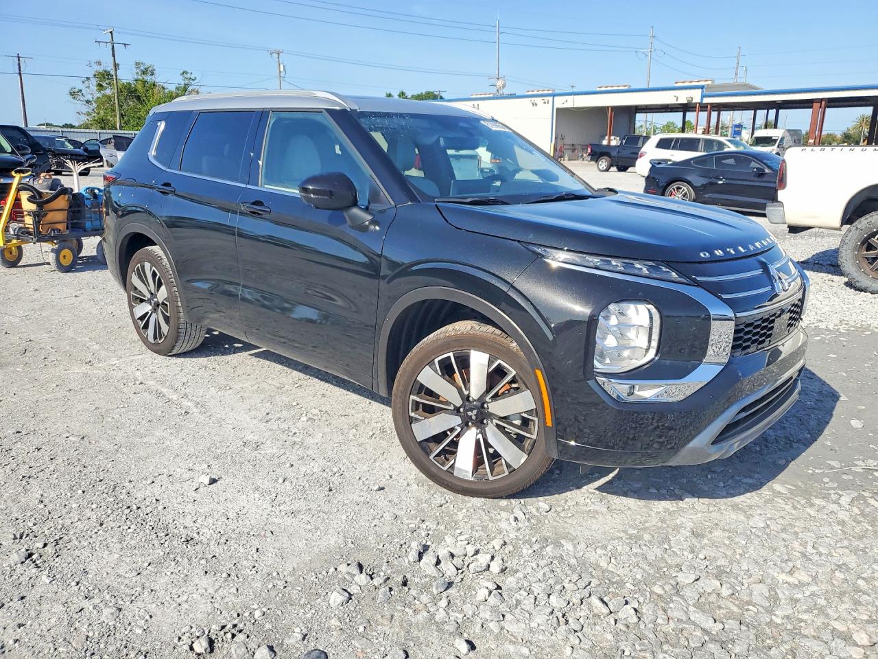2025 Mitsubishi Outlander VIN JA4J4WA8XSZ025688 COPART salvage auction — Front End, FL - CERTIFICATE OF TITLE, sold $22,200 on 2026-08-21 (photo 4)