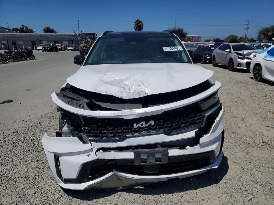 2022 Kia Sorento VIN 5XYRK4LF4NG127053 COPART salvage auction — FRONT END, CA - SALVAGE CERTIFICATE, sold $8,400 on 2026-08-21 (photo 5)