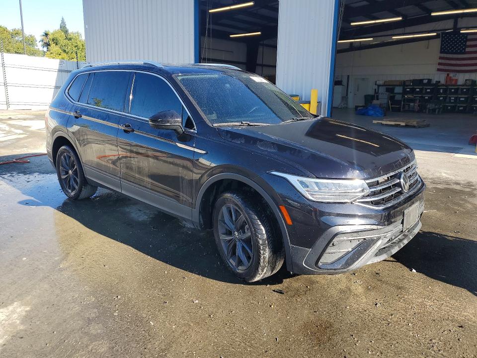2022 Volkswagen Tiguan VIN 3VV2B7AX1NM019122 COPART salvage auction — NORMAL WEAR, CA - CERTIFICATE OF TITLE, sold $11,600 on 2026-08-11 (photo 4)