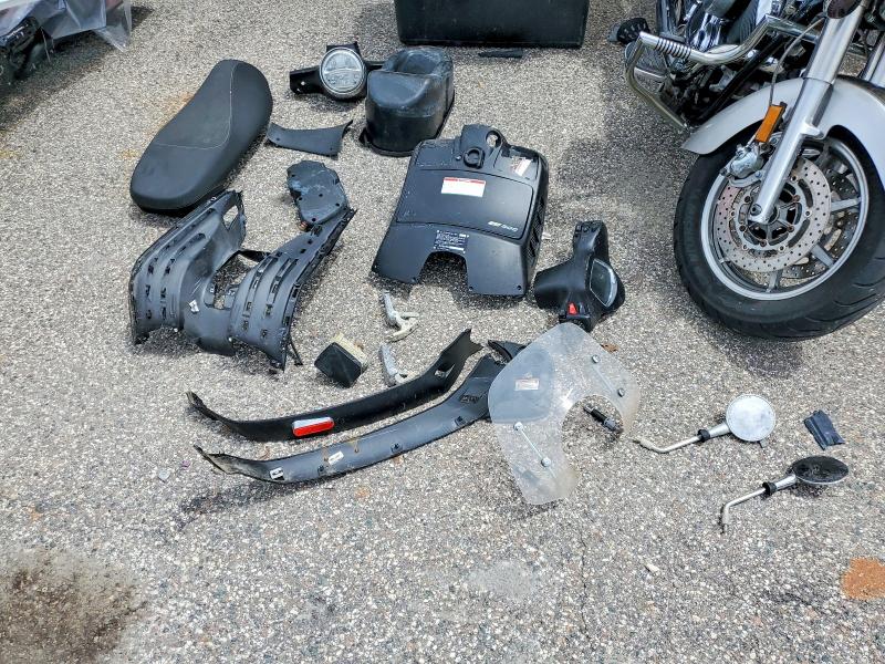 2022 Piaggio VIN ZAPMA39M8N5203362 COPART salvage auction — WATER/FLOOD, Fl - Certificate Of Destruction, sold $10 on 2026-07-28 (photo 9)