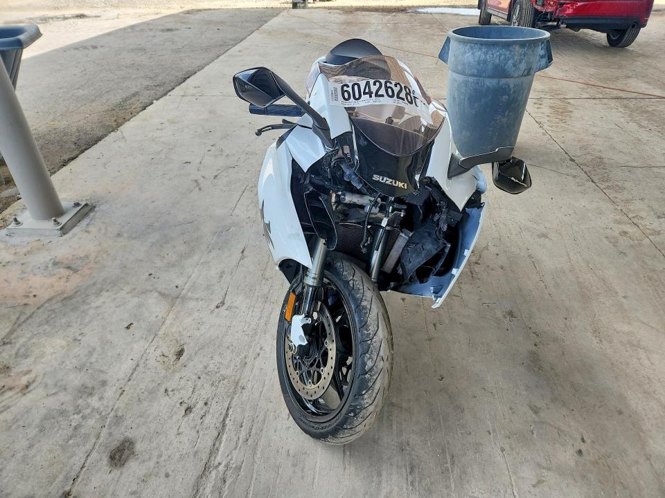 2022 Suzuki Gsx VIN JS1EJ11B8N7101451 COPART salvage auction — FRONT END, Fl - Certificate Of Destruction, sold $7,000 on 2026-08-13 (photo 2)