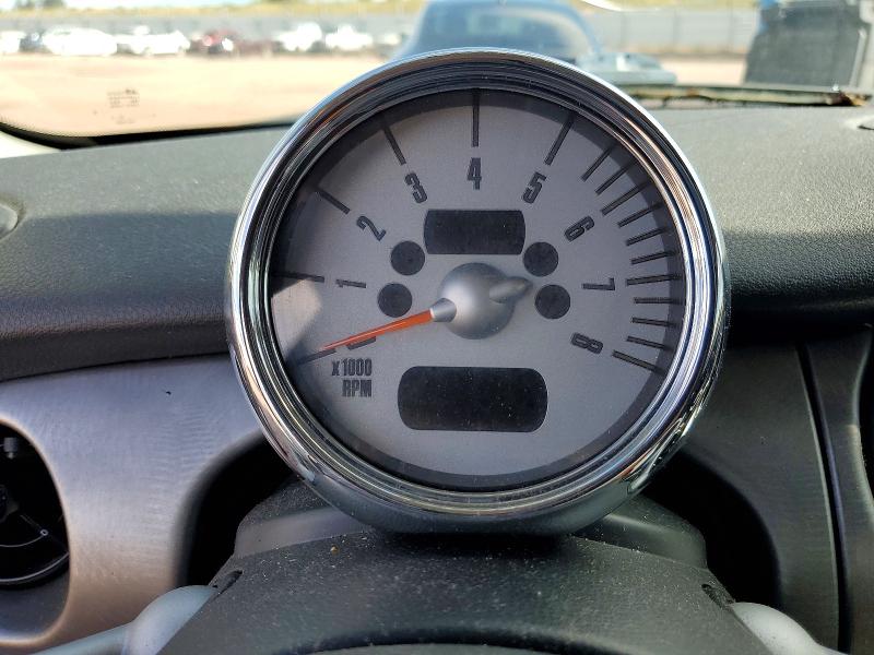 2006 Mini Cooper VIN WMWRE33546TJ35780 COPART salvage auction — MINOR DENT/SCRATCHES, CO - DIS/DLR/EXP ONLY CLEAN TITLE, sold $275 on 2026-08-05 (photo 9)