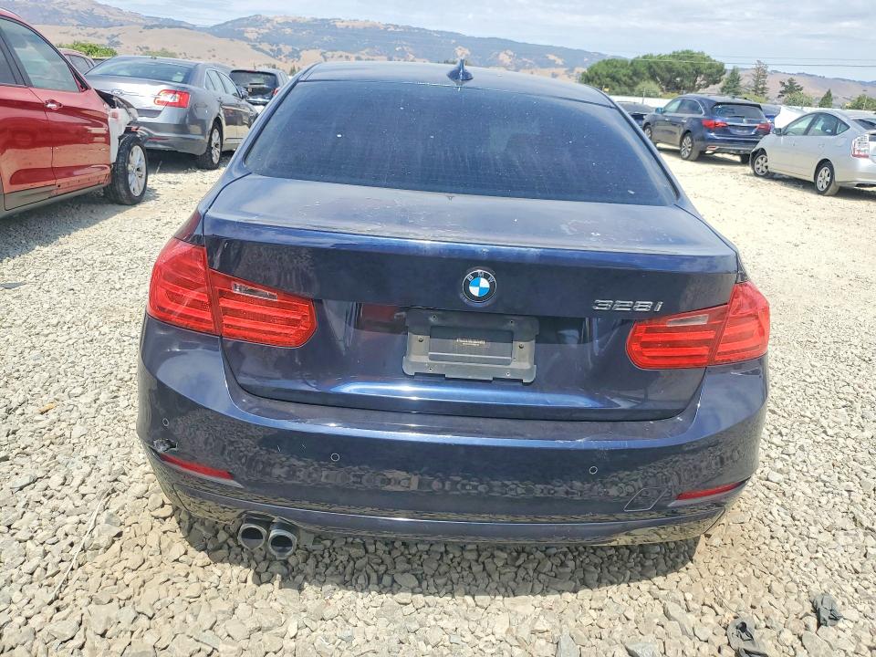 2013 BMW 3er VIN WBA3A5C56DF604134 COPART salvage auction — FRONT END, Ca - Salvage Certificate, sold $525 on 2026-07-28 (photo 6)
