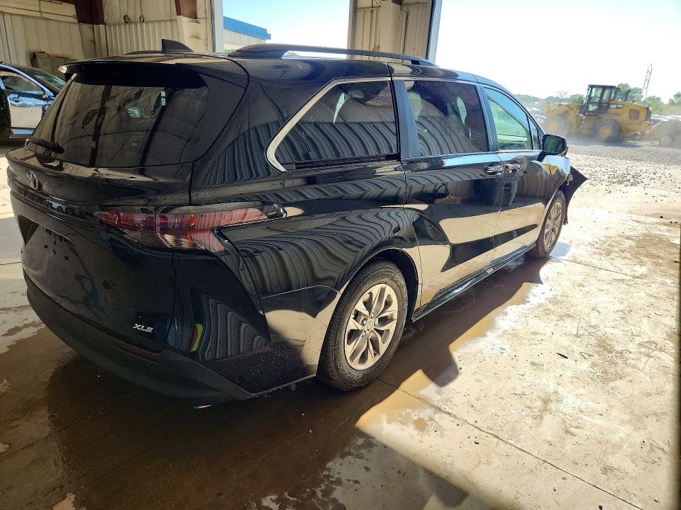 2026 Toyota Sienna VIN 5TDYRKEC8TS327402 COPART salvage auction — FRONT END, Ny - Certificate Of Title (P), sold $19,000 on 2026-07-18 (photo 3)