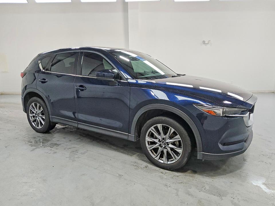 2021 Mazda Cx-5 VIN JM3KFBEY4M0390504 COPART salvage auction — NORMAL WEAR, Ga - Certificate Of Title, sold $15,600 on 2026-07-23 (photo 4)