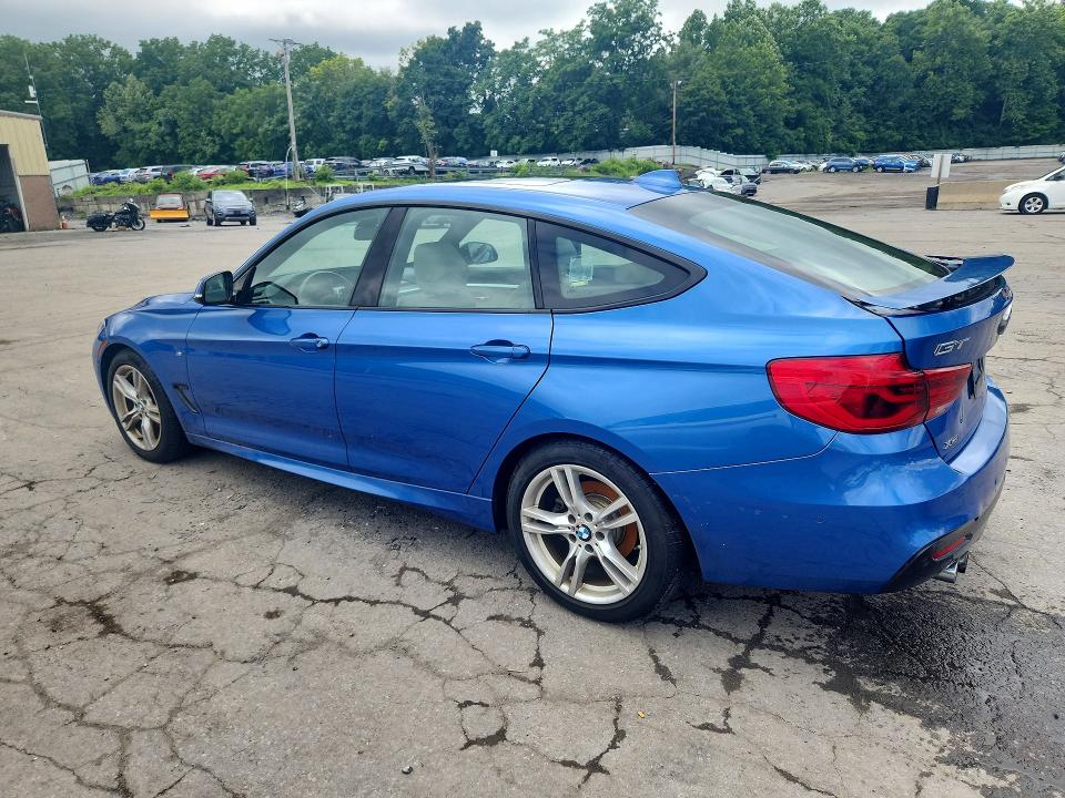 2019 BMW 3er VIN WBA8Z9C51KB220823 COPART salvage auction — WATER/FLOOD, Salvage Title, sold $3,750 on 2026-08-06 (photo 2)