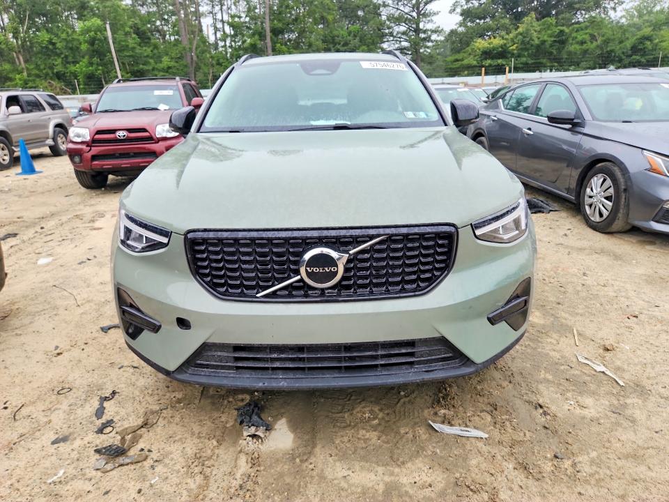 2024 Volvo Xc40 VIN YV4L12UK5R2215860 COPART salvage auction — SIDE, Md - Cert Of Salvage > 75% Damage, sold $7,400 on 2026-08-11 (photo 5)