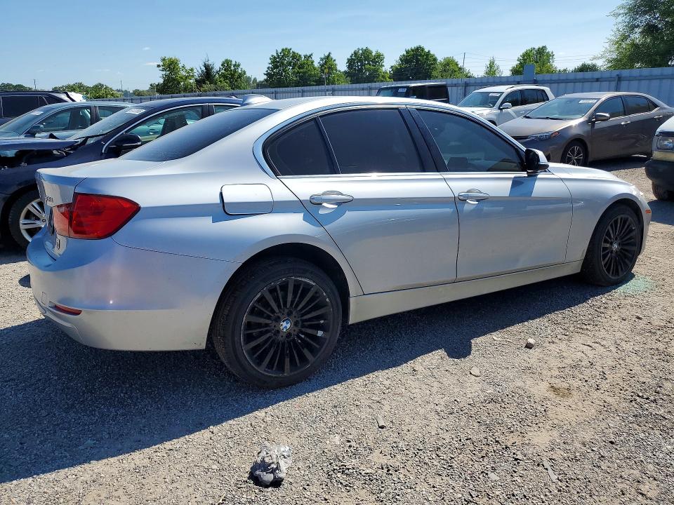 2013 BMW 3 series VIN WBA3B3C56DJ976863 COPART salvage auction — UNDERCARRIAGE, ON - PERMIT NO BRAND - UNFIT, sold $1,450 on 2026-08-13 (photo 3)